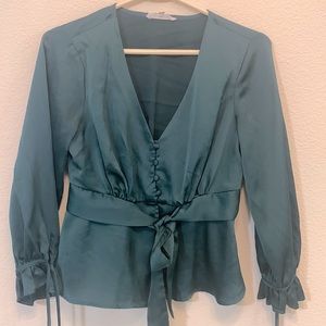 Silk Olive Green Top 👚